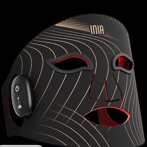 Black & Red LED Facial Mask — At-Home Phototherapy for Women